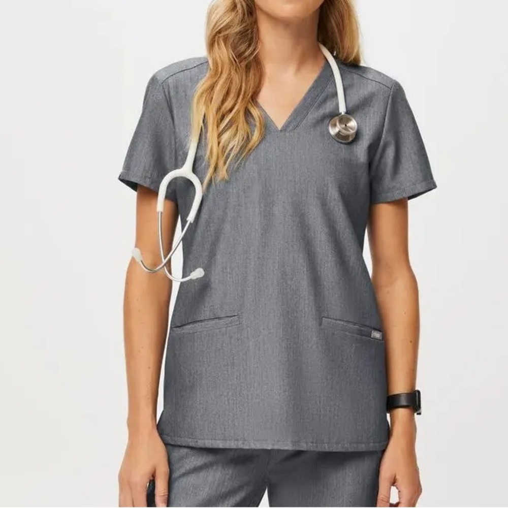 Figs Casma Three-Pocket Scrub Top - Graphite